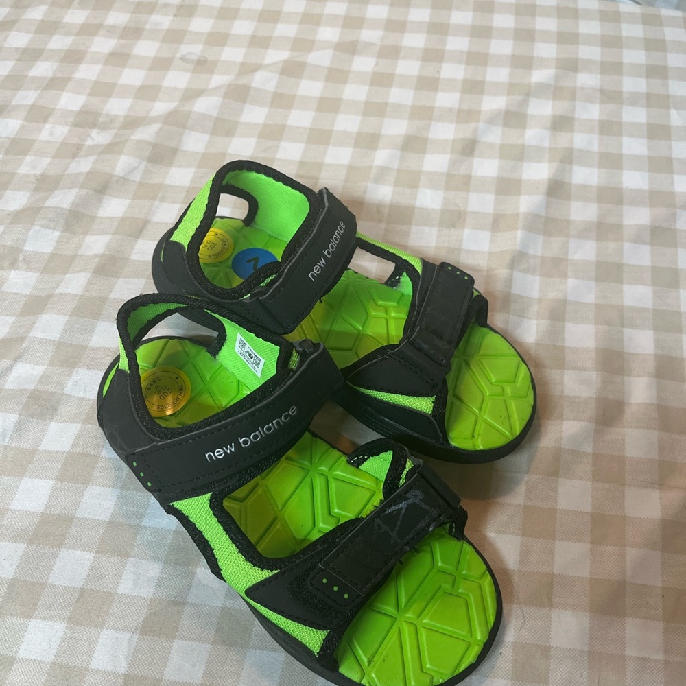 New Balance Kids Neon Green and Black Sandals